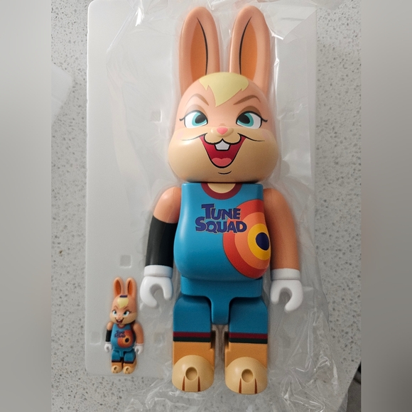 NIB Bearbrick x Space Jam: A New Legacy Rabbrick Lola Bunny 100% & 400% Set - Picture 11 of 12